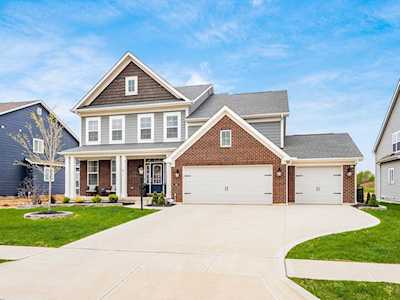 143 Cinnamon Teal Street Pickerington, OH 43147