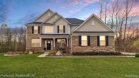 8409 Lindsey Ln Canton Twp, MI 48187