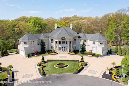 319 Bayview Dr Morganville, NJ 07751