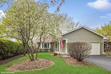 819 Morningside Dr Naperville, IL 60563