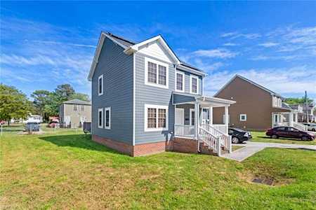 208 Dooley St Hampton, VA 23669