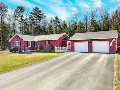 97 Oakwood Dr Belgrade, ME 04917