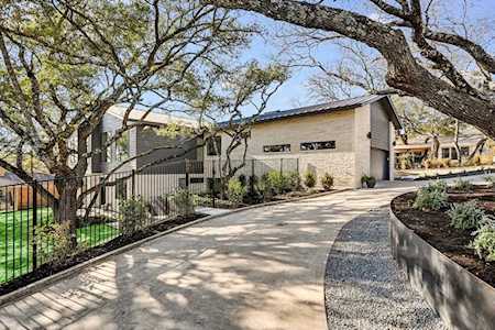 1704 Trevino DR Austin, TX 78746