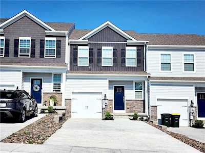 1079 Turnstone Dr Fogelsville, PA 18051