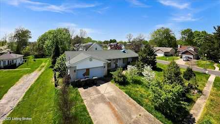 9410 Old Six Mile Ln Louisville, KY 40299