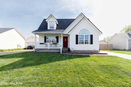 280 Clear Lake Dr Shepherdsville, KY 40165