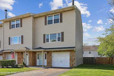 1 Dutch Ln Hazlet, NJ 07730