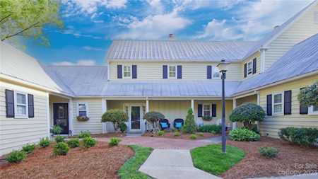 3710 Selwyn Farms Ln Charlotte, NC 28209