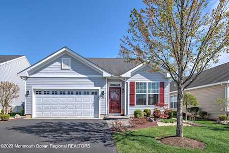 31 Comtois Rd Manalapan, NJ 07726