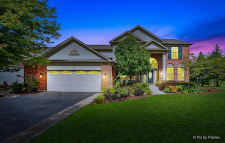 4240 Bunker Hill Dr Algonquin, IL 60102