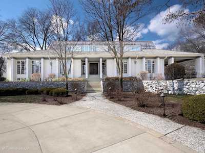 76 Baybrook Ln Oak Brook, IL 60523