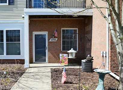 1090 Shiawassee Circle Howell Twp, MI 48843