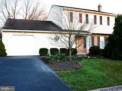 5827 Vaughn Rd East Petersburg, PA 17520