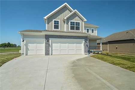3550 SE Corbin Dr Lee's Summit, MO 64082