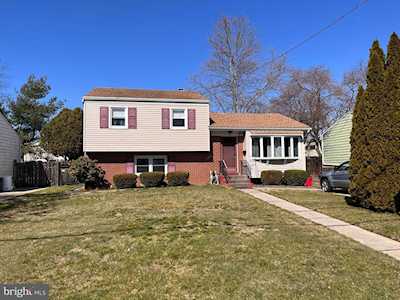 9 Albans Ave Ewing, NJ 08618