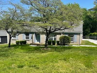 2302 Deerwood Dr Nashville, TN 37214