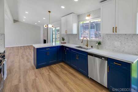 5786 Bakewell St San Diego, CA 92117