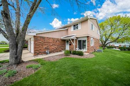 1135 Rhodes Ct Wheaton, IL 60189