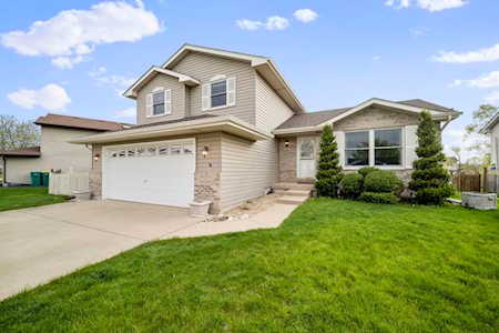 2002 Great Falls Dr Plainfield, IL 60586