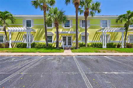 5006 Starfish Dr SE #D St. Petersburg, FL 33705