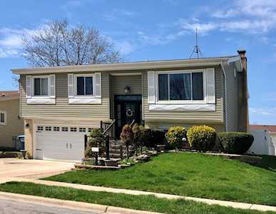 5S750 Malibu Ln Naperville, IL 60540