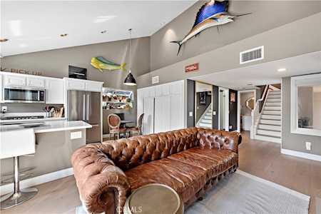 718 1/2 Marguerite Ave Corona Del Mar, CA 92625