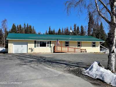 2785 Beaver Loop Rd Kenai, AK 99611