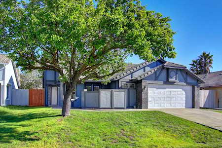5913 Silver Shadow Circle Sacramento, CA 95823