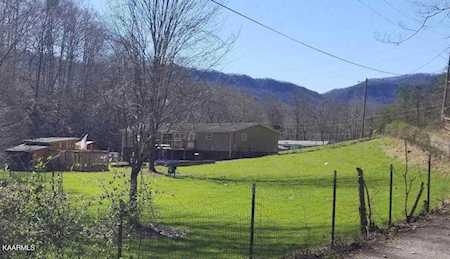 740 & 742 Richards Ln Seymour, TN 37865