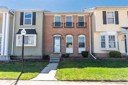 37548 Charter Oaks Clinton Township, MI 48036