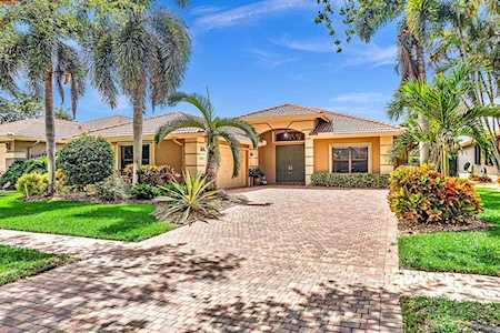 11025 Via Sorrento Boynton Beach, FL 33437