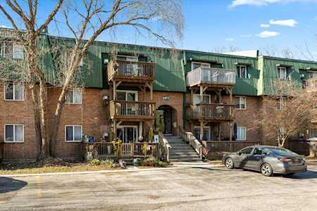 1977 Tall Oaks Dr #3A Aurora, IL 60505