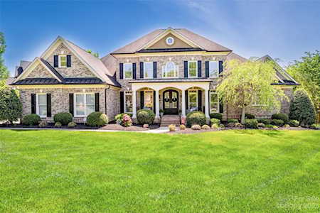 10900 Emerald Wood Dr Huntersville, NC 28078