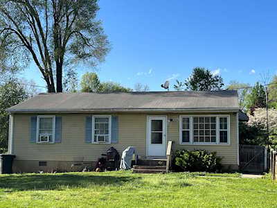 5751 Crescent Roanoke, VA 24018