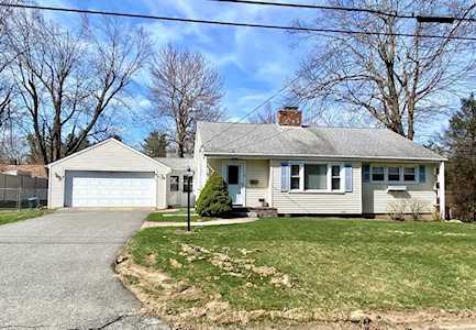14 Crestwood Rd Paxton, MA 01612