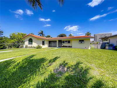 1615 NE 108th St Miami, FL 33161
