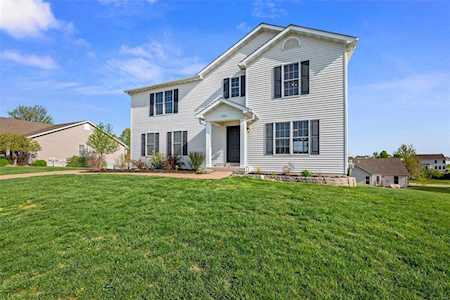 7033 Whisper Creek Dr Wentzville, MO 63385