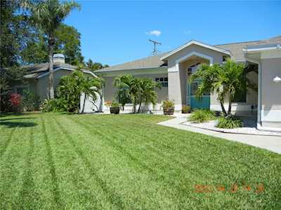 704 Charlotte Ave Tarpon Springs, FL 34689