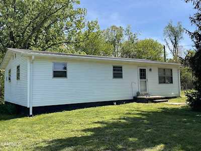 5138 E Alcove Dr Greenback, TN 37742