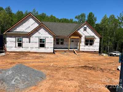 5093 Oxbow Run Ln Clover, SC 29710