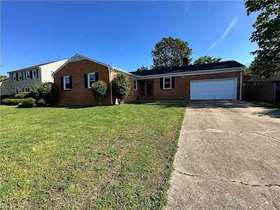 709 Lipton Dr Newport News, VA 23608