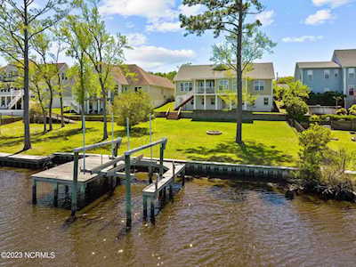 204 E Ivybridge Drive Hubert, NC 28539