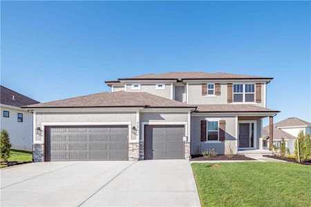 4732 NE Freehold Dr Lee's Summit, MO 64064