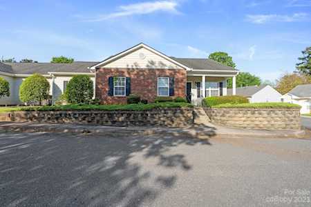 4820 Water Ct Charlotte, NC 28269