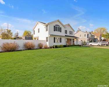 96 Ward St Westbury, NY 11590