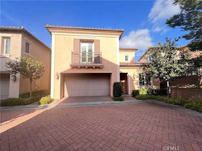 34 Lupari Irvine, CA 92618