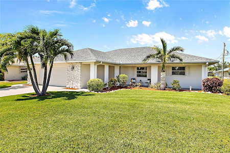 35 Clintwood Ave Englewood, FL 34223