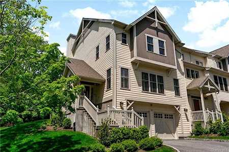 28 Landing Drive Dobbs Ferry, NY 10522