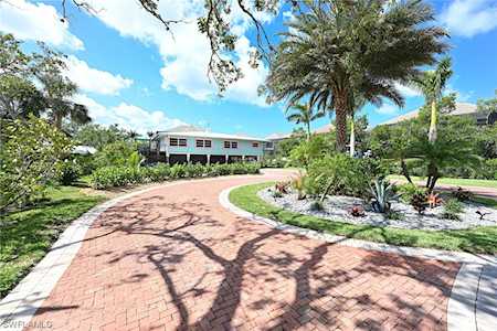 4851 Snarkage Dr Bonita Springs, FL 34134