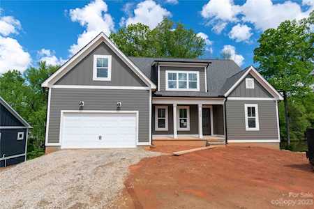 9105 Kristen Lake Ct Charlotte, NC 28270